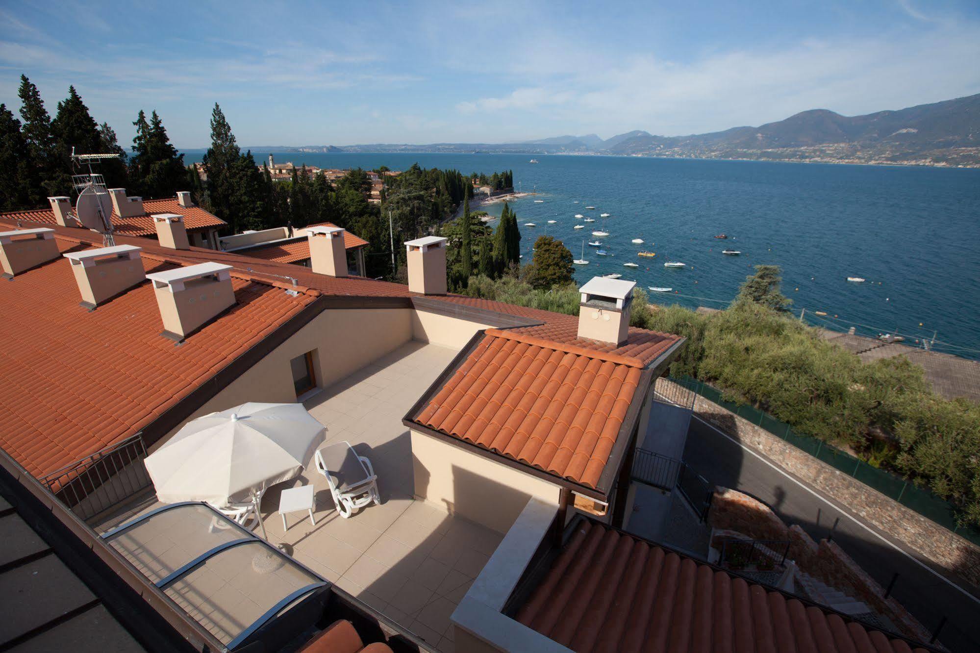 Residence La Corte Danese Torri Del Benaco Exterior foto
